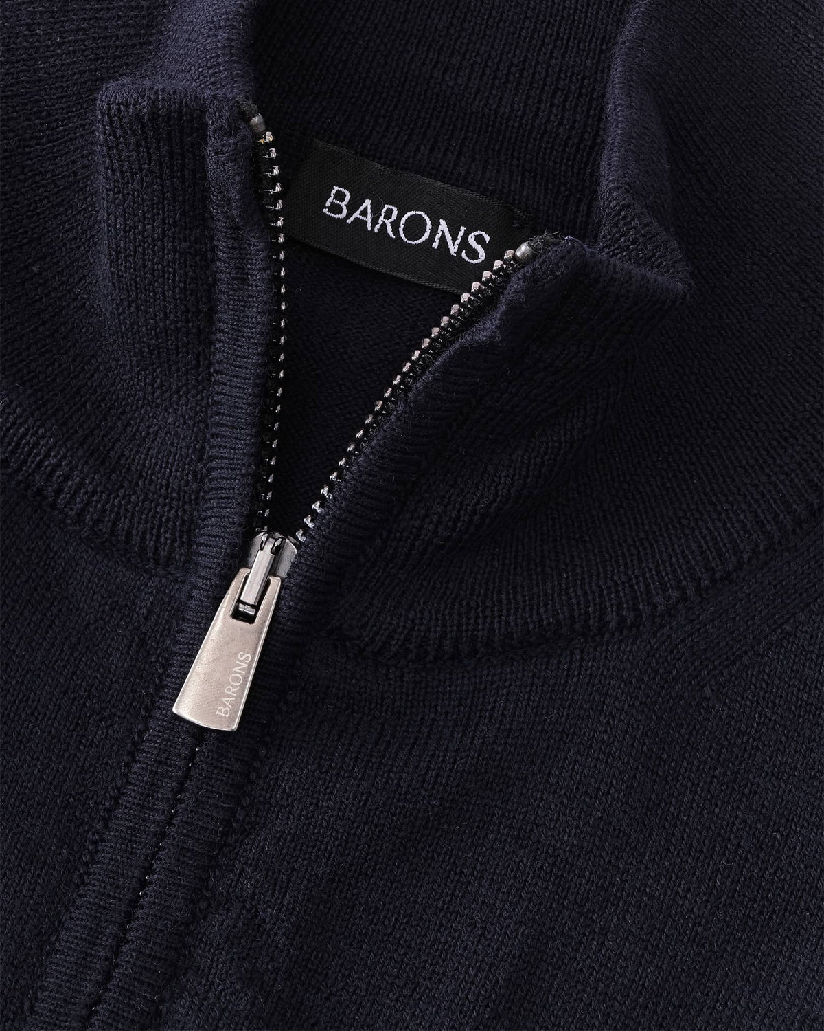 The Merino Quarter Zip | lynlåsdetalje fra BARONS
